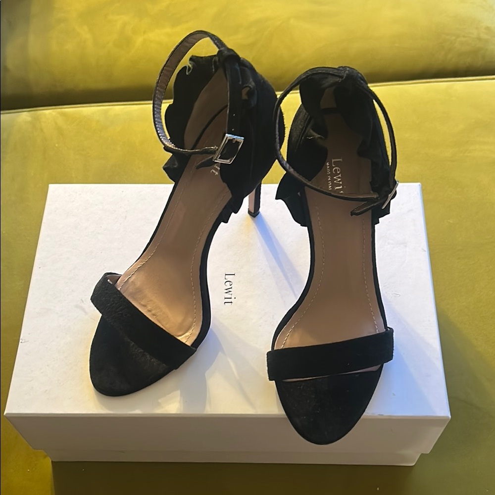 Lewit Women's Black Heeled Sandals